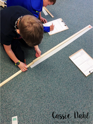 Integrate some fun science centers into your Matter Unit. This blog post is packed full of ideas for matter measurement centers and it even includes a FREE recording sheet to make your planning even easier!